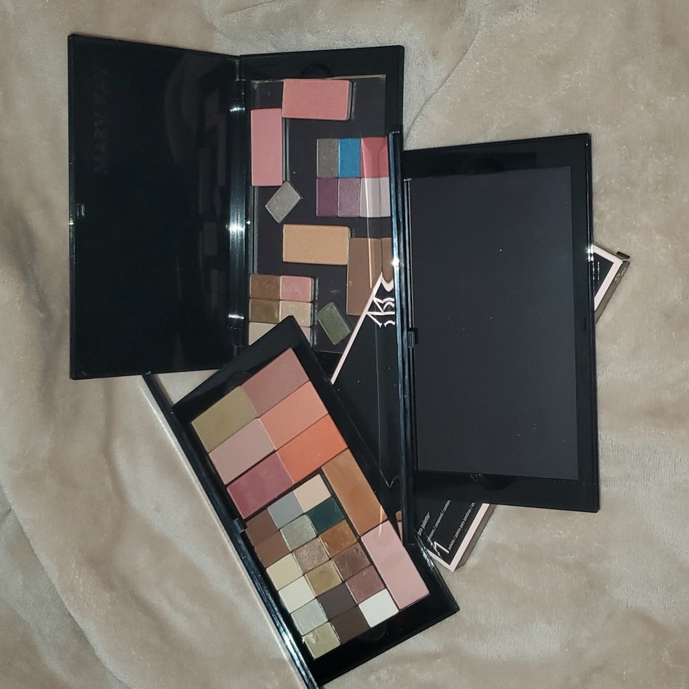 Empty Mary Kay Pro Palette